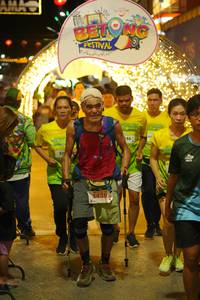 BIB: 5438, 
                            <button type="button" onclick="openModal(21831299)" class="btn btn-primary btn-sm float-right btn-popup" data-toggle="modal" data-target=".modal-high-quality">
                        <i class="fas fa-shopping-cart"></i> Add to Cart
                    </button>
                                            <button type="button" onclick="isThisMe(21831299, true)" class="btn btn-success btn-sm float-right btn-popup btn-isme hidden" data-toggle="tooltip" data-placement="bottom" title="นี่คือรูปของคุณใช่ไหม คลิกที่นี่เพื่อเอาเข้าอัลบั้ม">
                        <i class="fas fa-plus"></i> Add to album
                    </button>
                    <button type="button" onclick="isThisMe(21831299, false)" class="btn btn-warning btn-sm float-right btn-popup btn-isnotme hidden">
                        <i class="fas fa-ban"></i> Remove from album
                    </button>